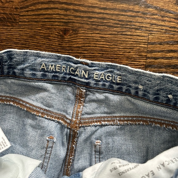 High Rise Distressed Mom Jeans - Picture 3 of 4